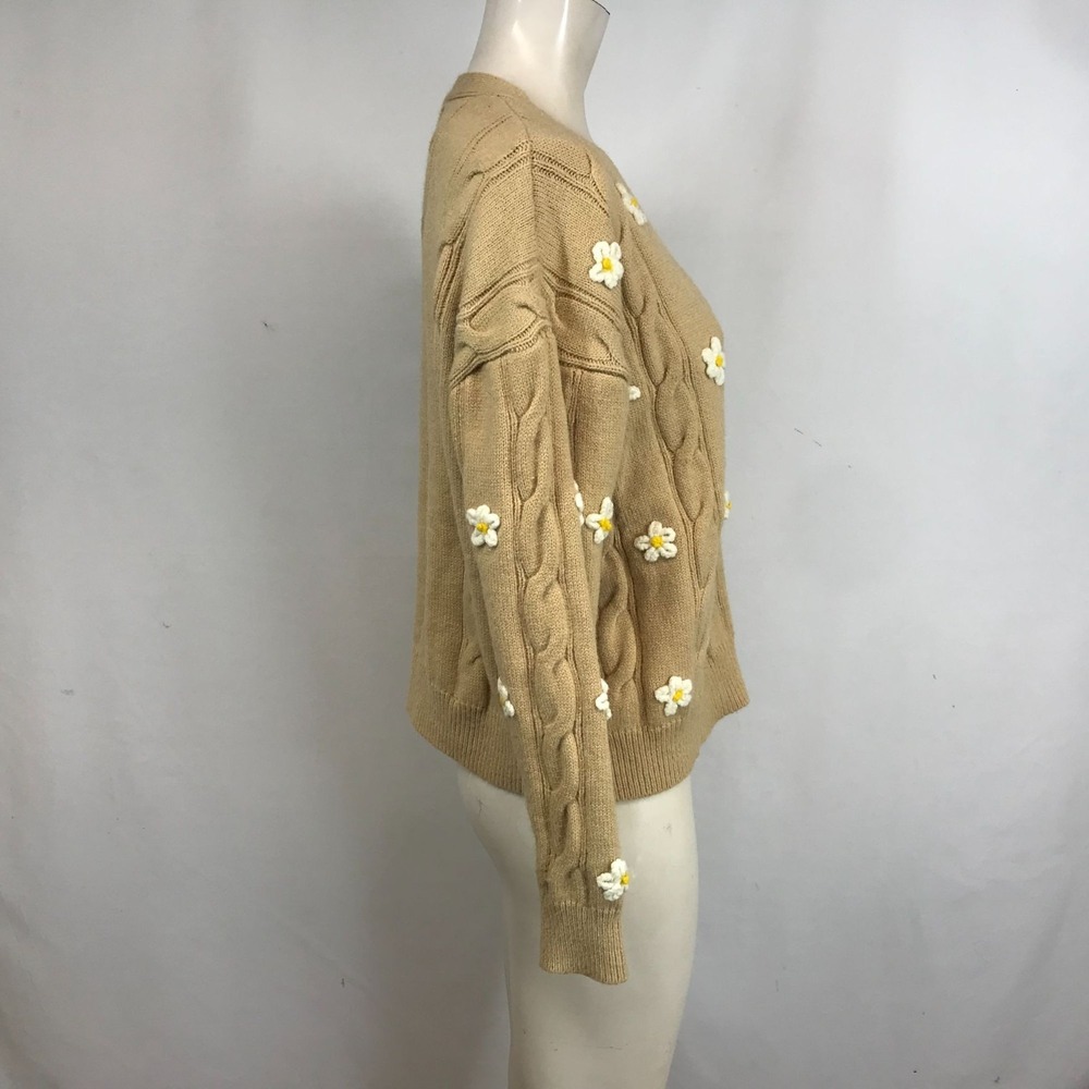 & MERCI - WOMEN'S SMALL - TAN W/FLOWERS LONG SLEEVE CABLIE KNIT V NECK CARDIGAN - Picture 4 of 8